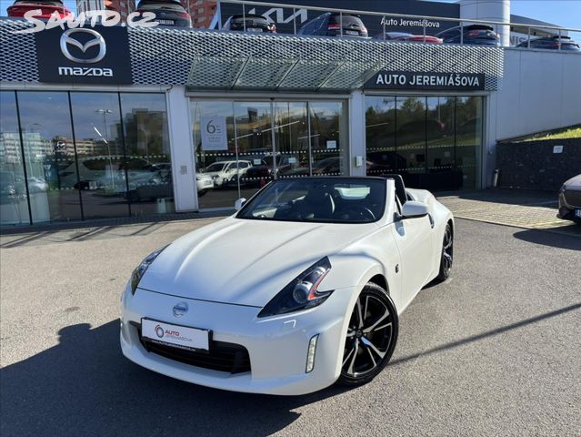 Nissan 370